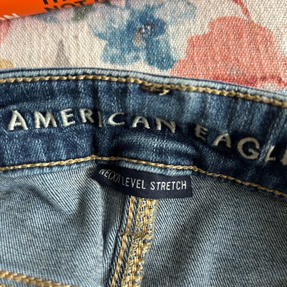American Eagle Outfitters Blue Cropped Ankle Jeans - Picture 6 of 7